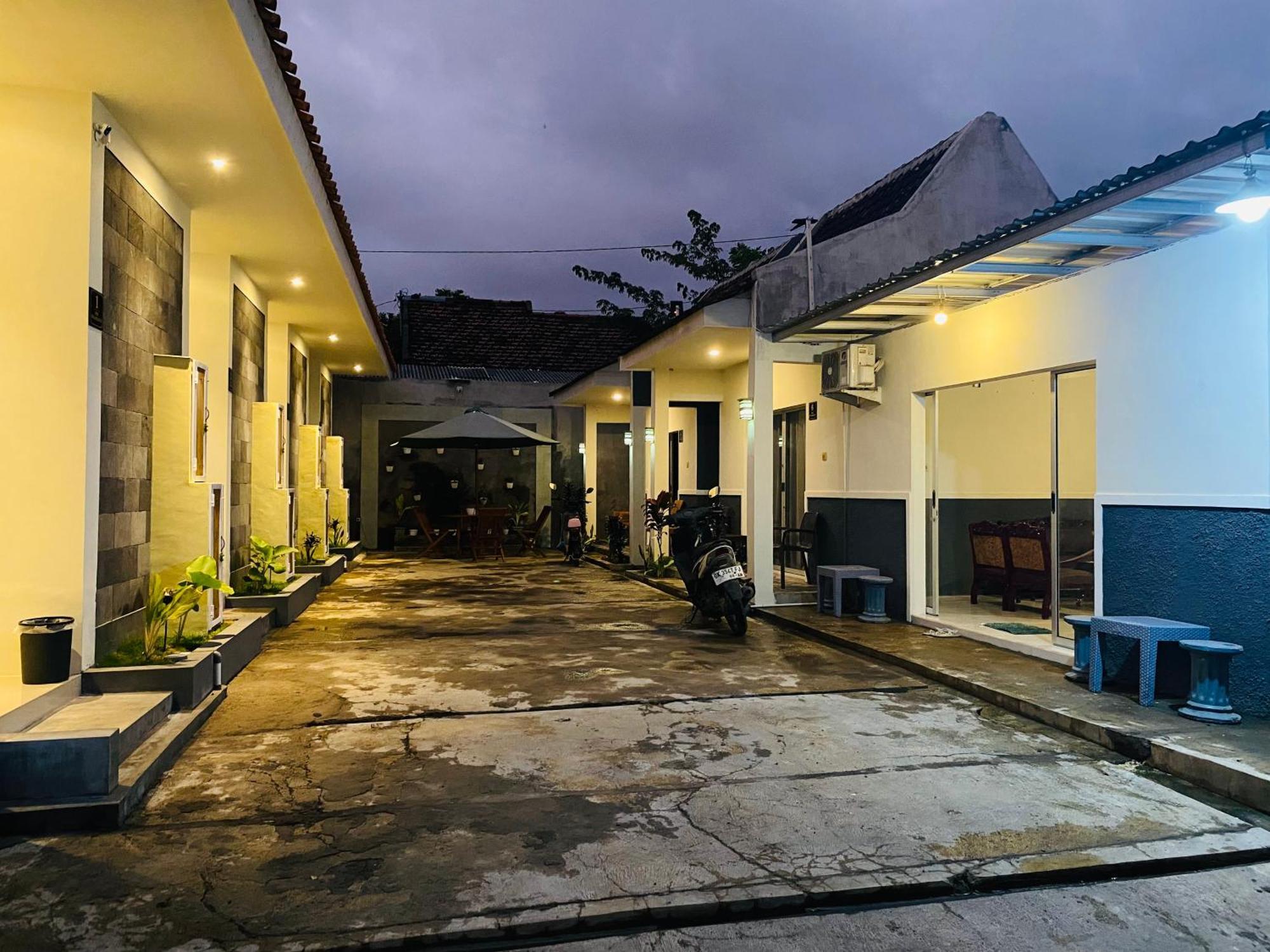 Robiu Bed & Breakfast Banyuwangi  Extérieur photo