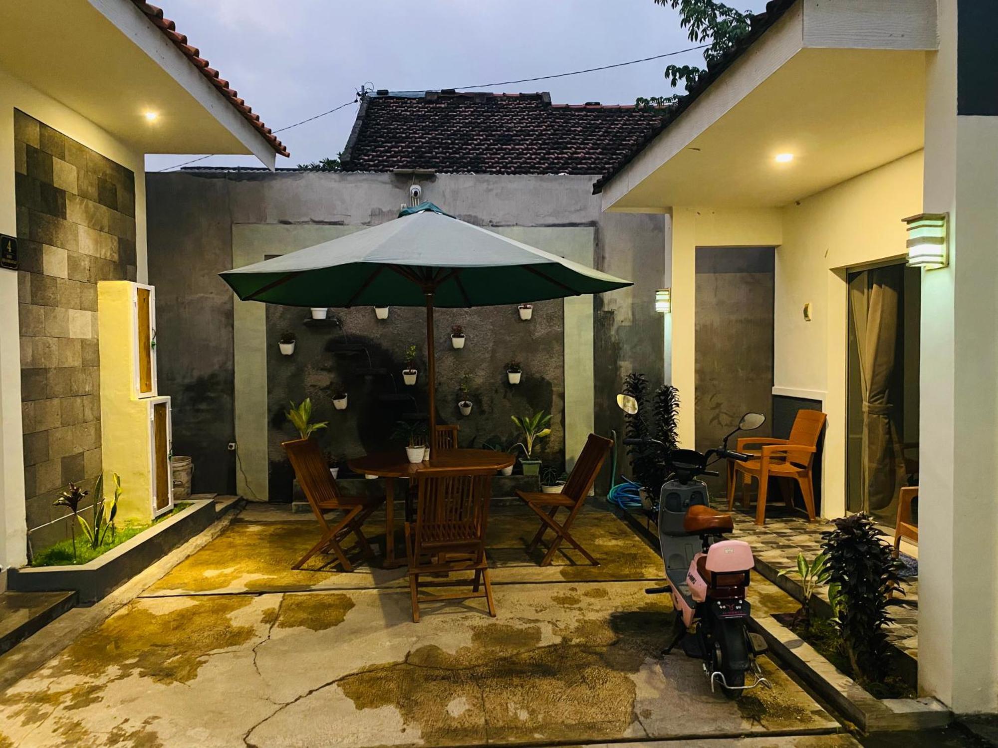 Robiu Bed & Breakfast Banyuwangi  Extérieur photo