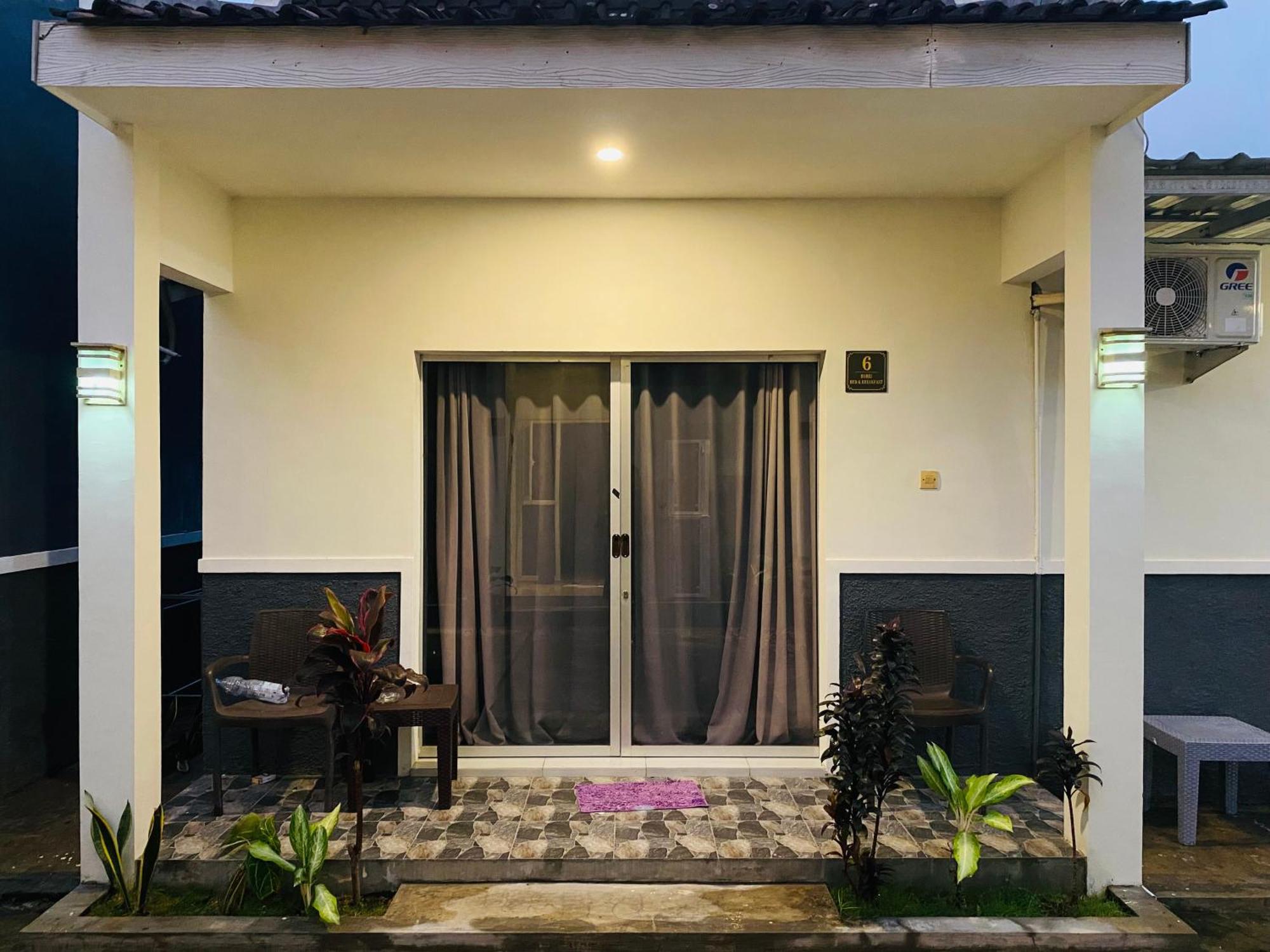 Robiu Bed & Breakfast Banyuwangi  Extérieur photo